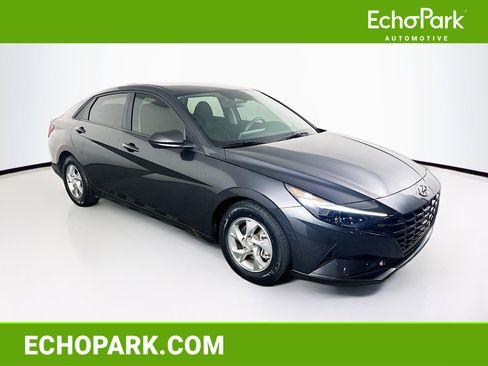 Used 2022 Hyundai Elantra SE w/ Cargo Package image 1