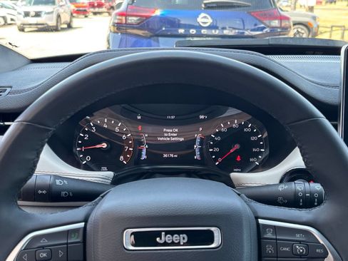 Used 2025 Jeep Compass Limited AWD/4WD image 41
