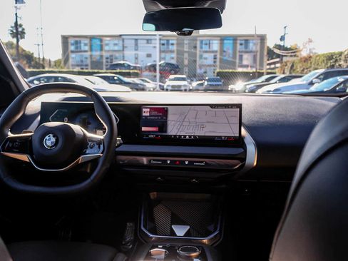 Used 2025 BMW X3 xDrive30i w/ Premium Package image 12