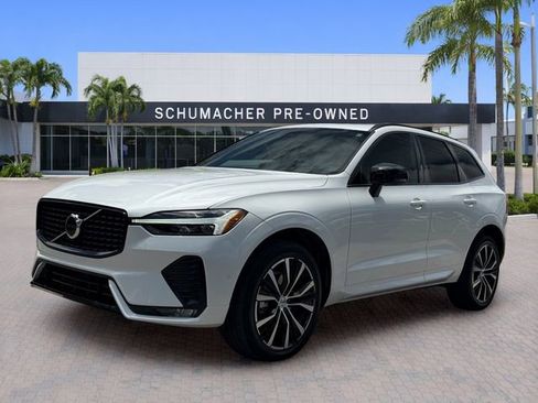 Used 2024 Volvo XC60 B5 Plus AWD/4WD image 3