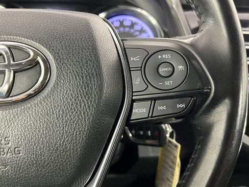 Used 2020 Toyota Camry SE image 23