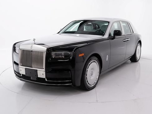 Certified 2026 Rolls-Royce Phantom Sedan RWD image 1