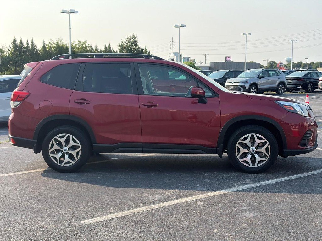 Used 2023 Subaru Forester Premium AWD/4WD image 2