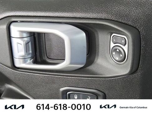 Used 2022 Jeep Wrangler Unlimited Sport image 28