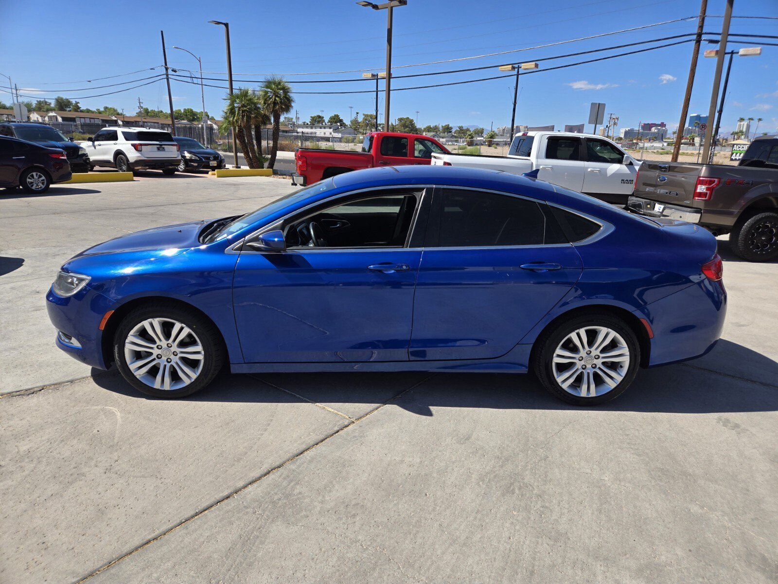 Used 2015 Chrysler 200 Limited w/ Convenience Group FWD image 2