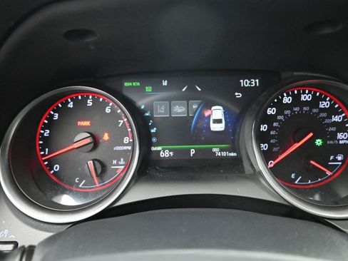 Used 2023 Toyota Camry XSE FWD image 10