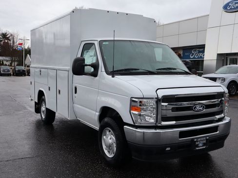New 2026 Ford E-350 and Econoline 350 Super Duty w/ Power Equipment Group image 2