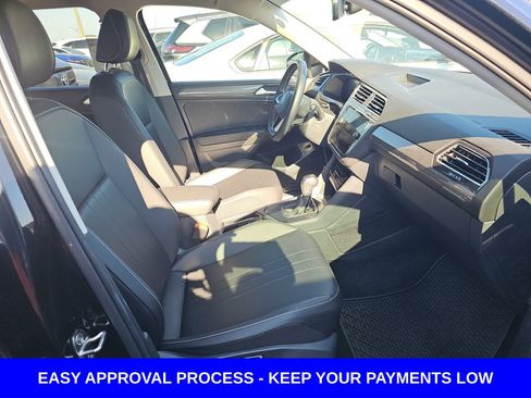 Used 2022 Volkswagen Tiguan SE image 13