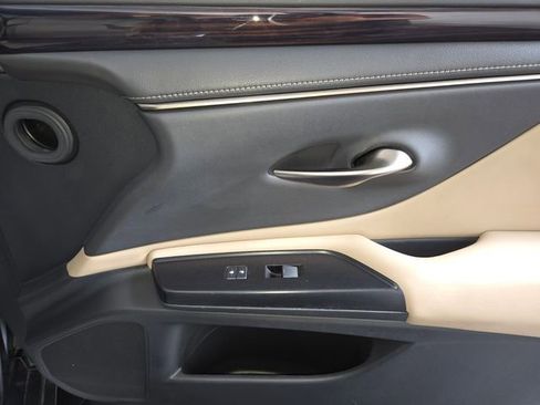 Used 2020 Lexus ES 300h w/ Premium Package FWD image 26
