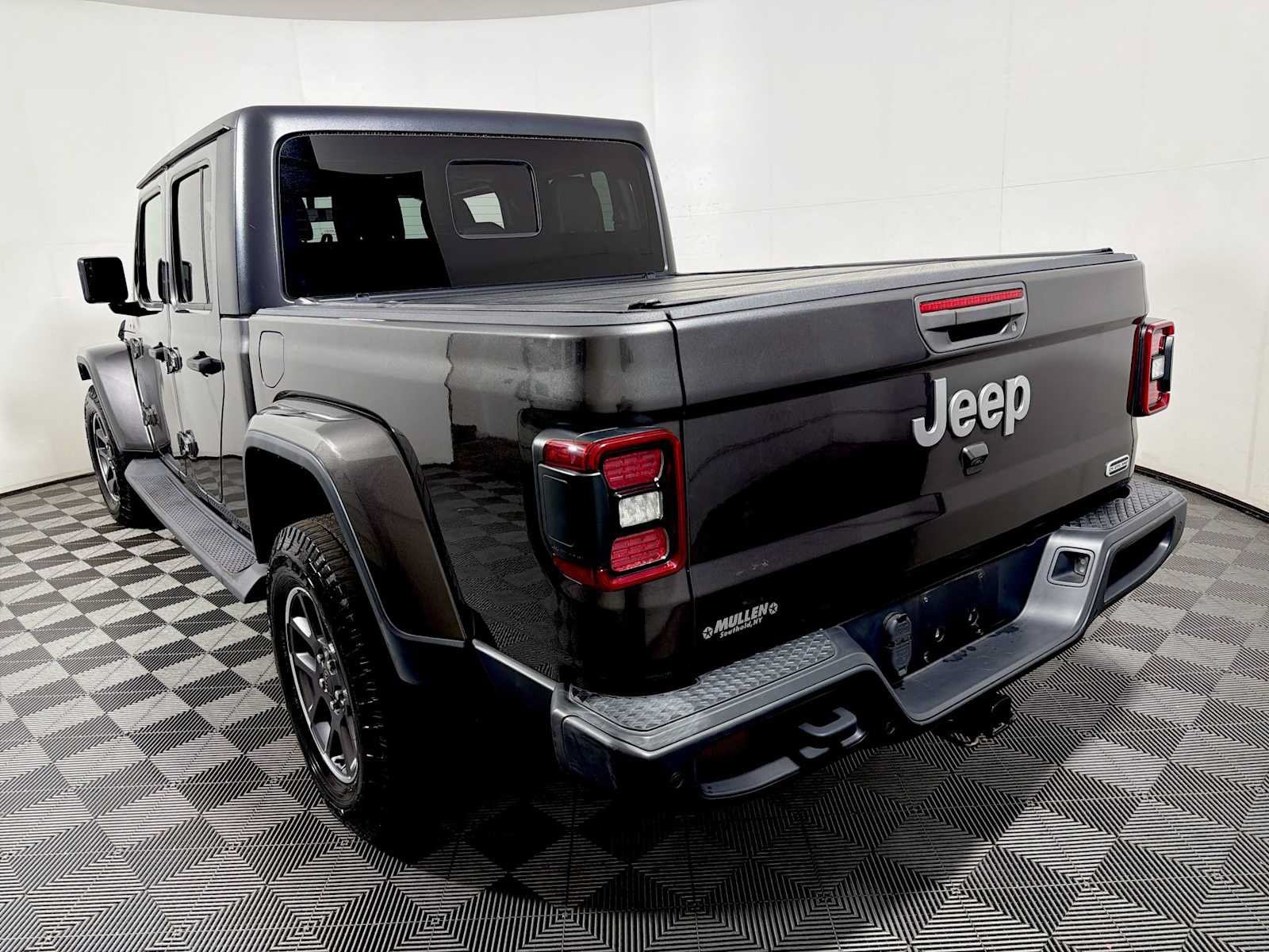 Used 2021 Jeep Gladiator Overland w/ Popular Equipment Package AWD/4WD image 5