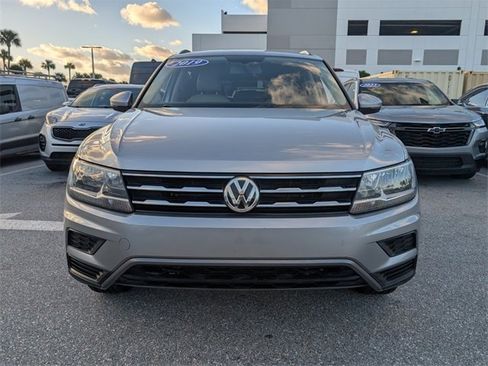 Used 2019 Volkswagen Tiguan SE image 2