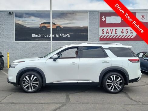 Used 2025 Nissan Pathfinder Platinum FWD image 34