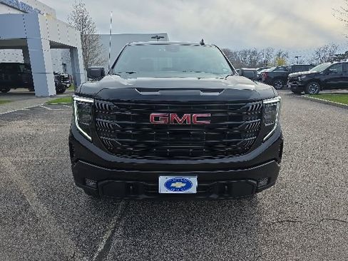 Used 2024 GMC Sierra 1500 Elevation AWD/4WD image 7