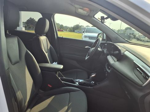 Used 2025 Buick Encore GX Preferred FWD image 24