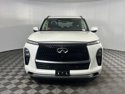 Used 2025 INFINITI QX80 Sensory image 12