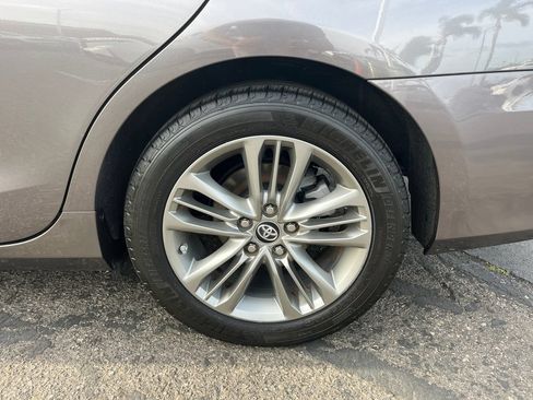 Used 2017 Toyota Camry SE FWD image 34