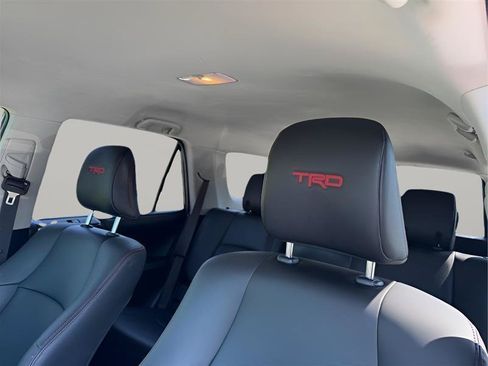 Used 2019 Toyota 4Runner TRD Off-Road Premium AWD/4WD image 25