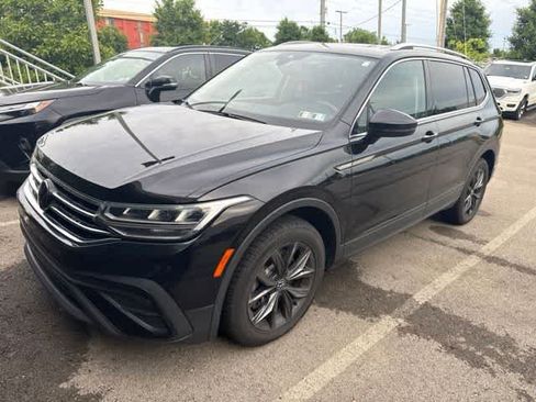 Used 2022 Volkswagen Tiguan SE AWD/4WD image 1