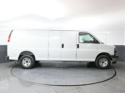 New 2026 GMC Savana 2500 Extended w/ Enhanced Convenience Package