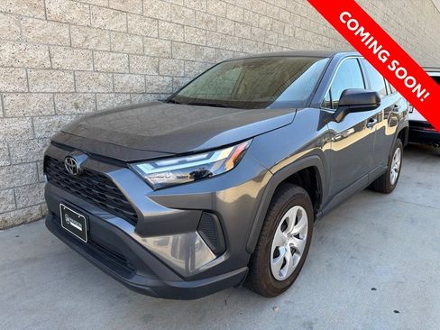 Used 2024 Toyota RAV4 LE AWD/4WD image 3