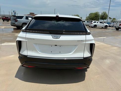 Used 2024 Cadillac Lyriq Luxury w/ LPO, Floor Liner Package AWD/4WD image 4