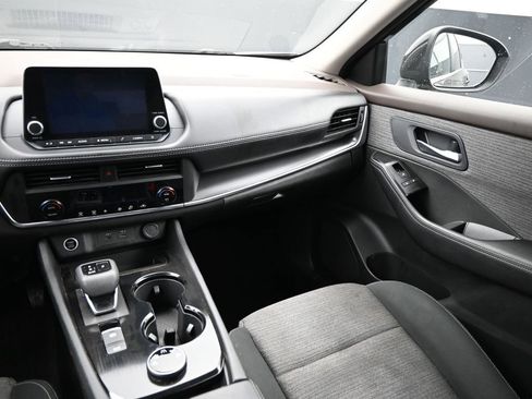 Used 2023 Nissan Rogue SV image 12