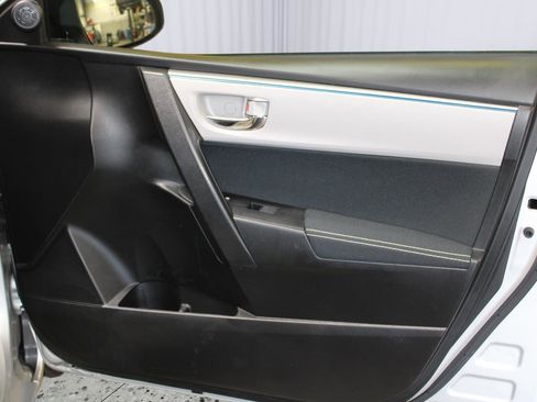Used 2016 Toyota Corolla LE image 35