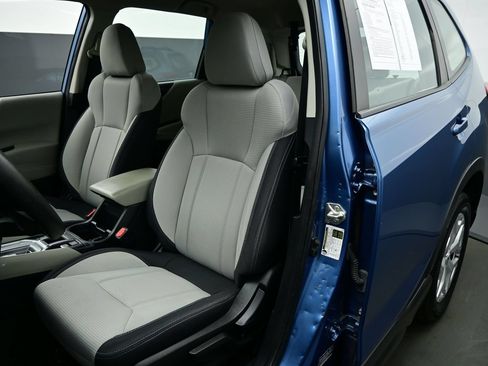 Used 2021 Subaru Forester AWD/4WD image 11