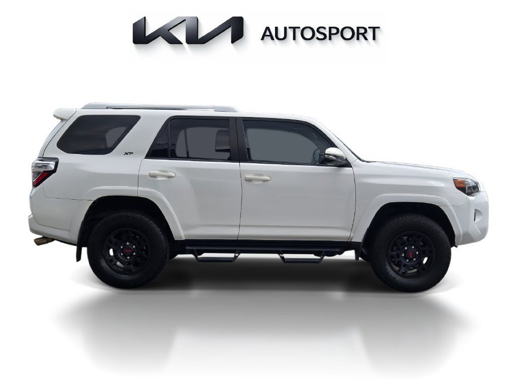 Used 2018 Toyota 4Runner SR5 Premium AWD/4WD image 7