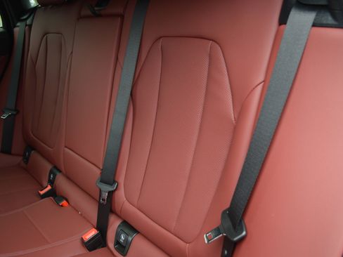 Certified 2025 BMW X4 M40i w/ Premium Package image 31