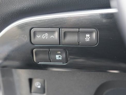 Used 2020 Toyota Prius Prime XLE w/ Carpet Mat Package FWD image 20