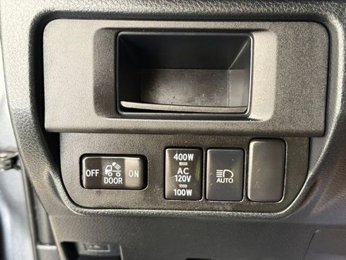 Used 2019 Toyota Tacoma TRD Off-Road AWD/4WD image 31