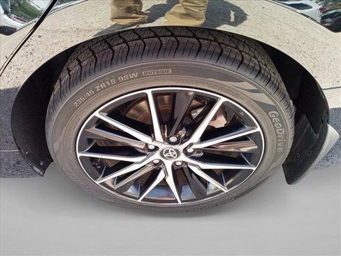 Used 2024 Toyota Camry SE image 12