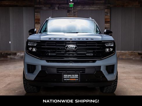 Used 2025 Ford Expedition Platinum w/ Stealth Performance Package image 4