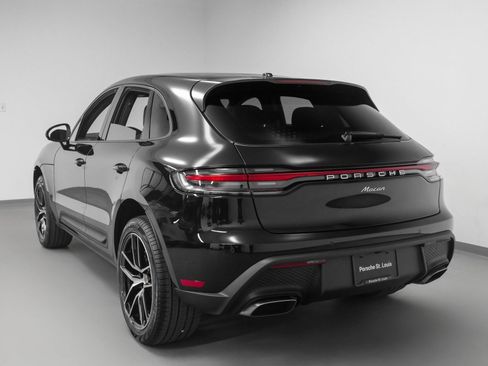 Used 2025 Porsche Macan image 3