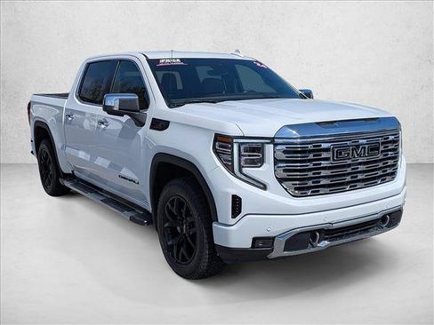 Used 2024 GMC Sierra 1500 Denali w/ Technology Package AWD/4WD image 3