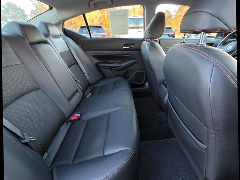 Used 2022 Nissan Altima 2.5 SR image 12