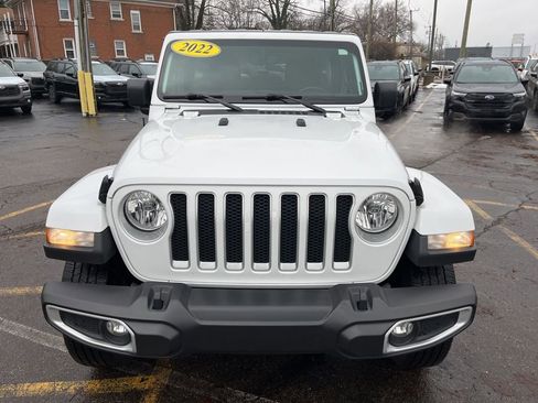Used 2022 Jeep Wrangler Unlimited Sahara image 2