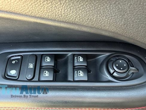 Used 2018 Jeep Compass Trailhawk AWD/4WD image 21