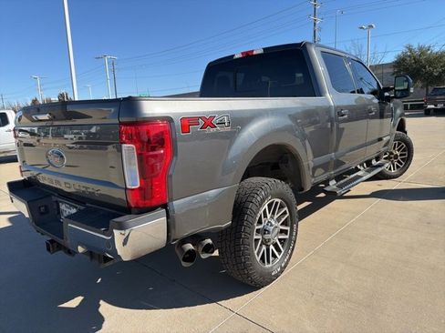 Used 2019 Ford F250 Lariat w/ Lariat Value Package image 3