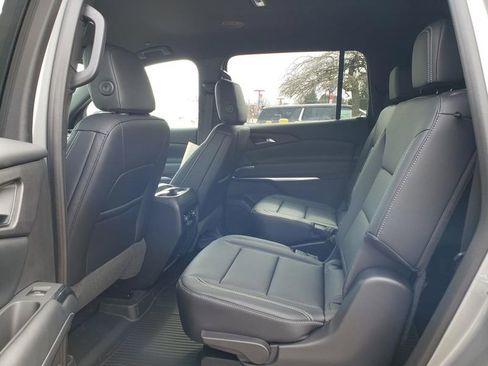 New 2026 Chevrolet Traverse LT image 7