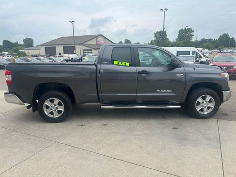 Used 2018 Toyota Tundra SR5 AWD/4WD image 4