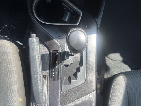 Used 2018 Toyota RAV4 LE FWD image 16