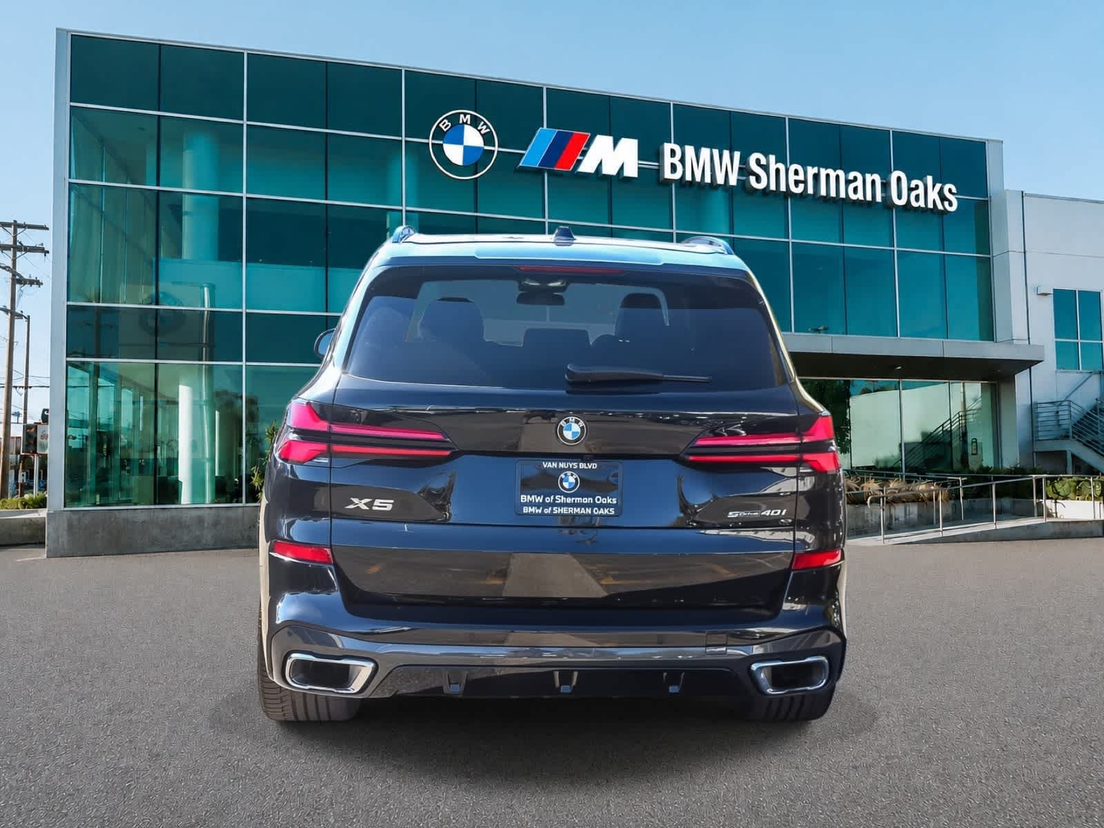 Used 2026 BMW X5 sDrive40i w/ M Sport Package RWD image 5