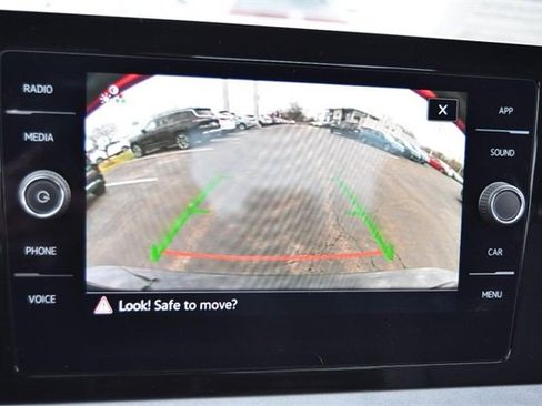 Certified 2025 Volkswagen Jetta SE w/ Sunroof Package image 13