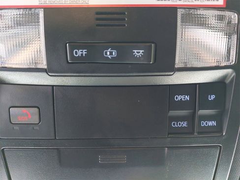 Used 2023 Toyota Tacoma TRD Sport image 37