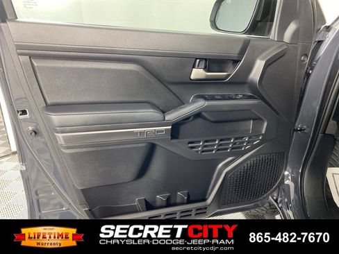 Used 2025 Toyota Tacoma TRD Off-Road AWD/4WD image 11