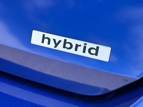 New 2025 Hyundai Elantra SEL image 8