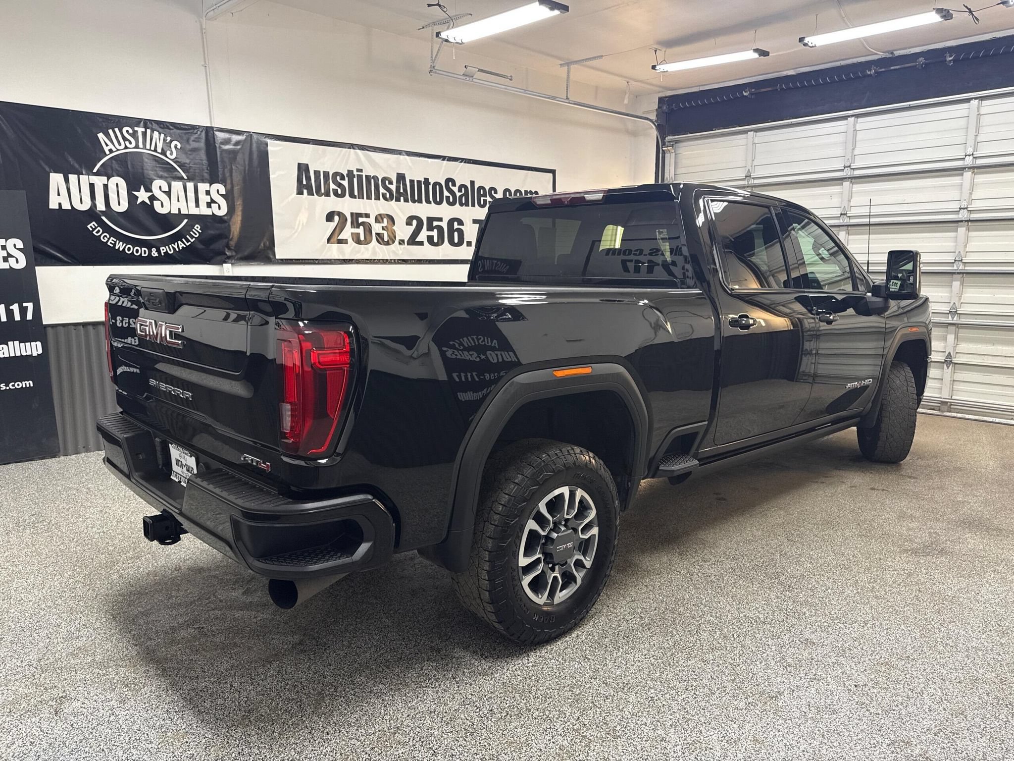 Used 2022 GMC Sierra 3500 AT4 w/ Gooseneck/5TH Wheel Package AWD/4WD image 3