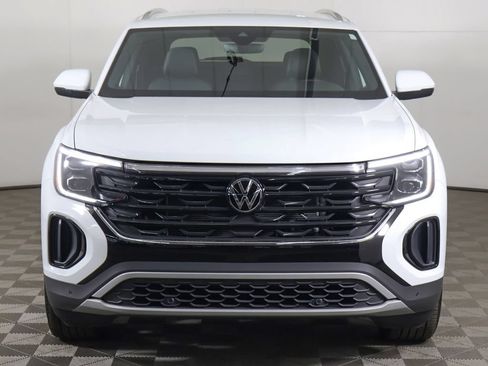 Used 2024 Volkswagen Atlas Cross Sport SE w/ Black Wheel Package AWD/4WD image 11